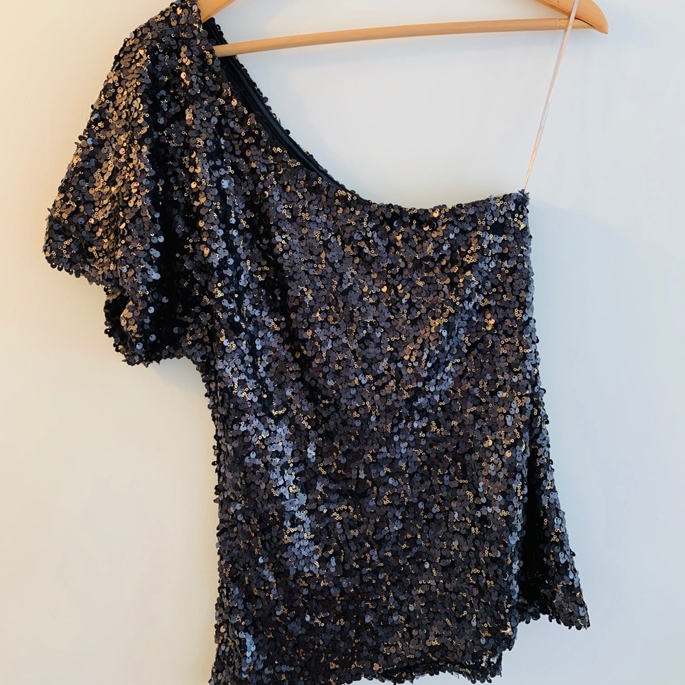 Off shoulder dark purple sequin top